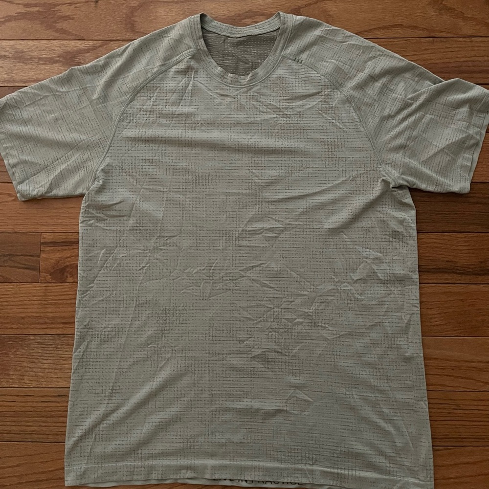 Men’s Lululemon Athletica Gray Short Sleeve Tee Tech XL
